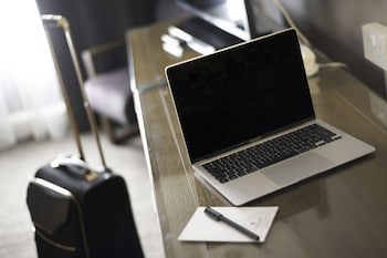 Sandman Signature London Gatwick Hotel