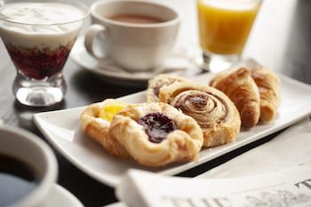 Sandman Signature London Gatwick Hotel