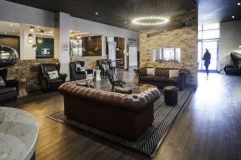 Sandman Signature London Gatwick Hotel