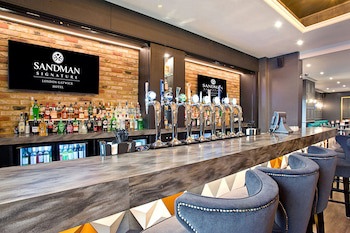 Sandman Signature London Gatwick Hotel