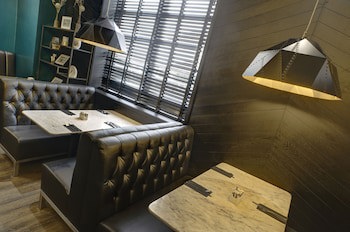 Sandman Signature London Gatwick Hotel