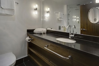 Sandman Signature London Gatwick Hotel