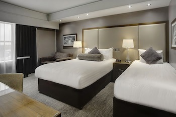 Sandman Signature London Gatwick Hotel