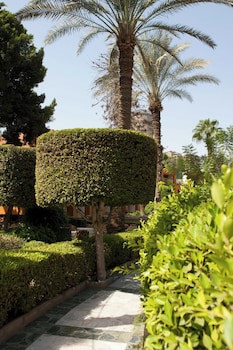 Cairo Marriott Hotel & Omar Khayyam Casino