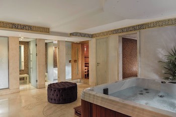 Cairo Marriott Hotel & Omar Khayyam Casino