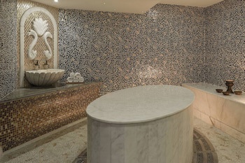 Cairo Marriott Hotel & Omar Khayyam Casino