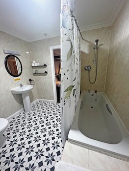 Shillingford Bridge Hotel