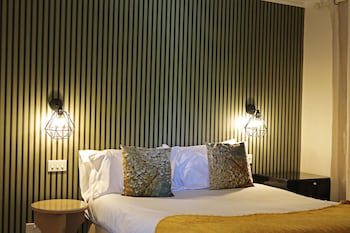 Shillingford Bridge Hotel