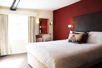 Shillingford Bridge Hotel
