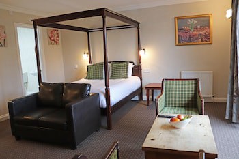Shillingford Bridge Hotel