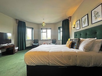Shillingford Bridge Hotel