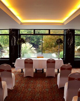 Shillingford Bridge Hotel