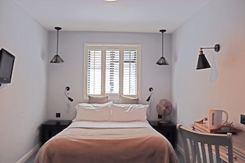 Shillingford Bridge Hotel