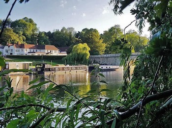 Shillingford Bridge Hotel