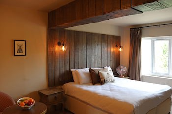 Shillingford Bridge Hotel