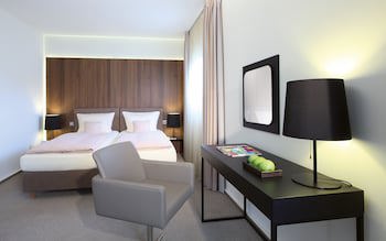 Lindner Hotel Dusseldorf Airport, part of JdV by Hyatt galeri fotoğrafı