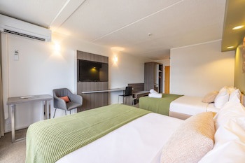 Auckland Rose Park Hotel