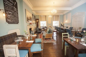 Norfolk Arms Hotel