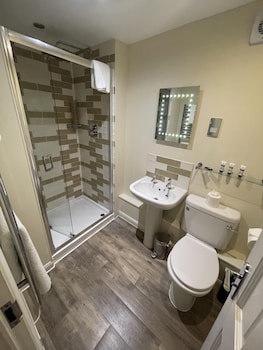 Norfolk Arms Hotel
