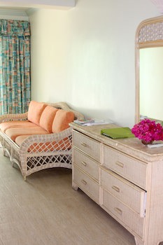 Dover Beach Hotel