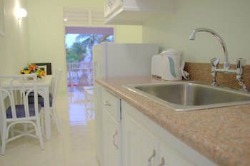 Dover Beach Hotel