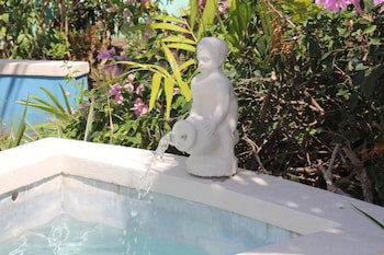 Dover Beach Hotel