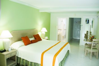 Dover Beach Hotel