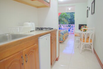 Dover Beach Hotel