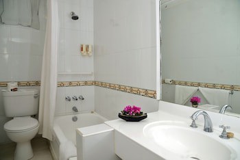 Dover Beach Hotel