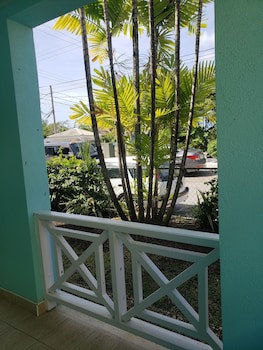 Dover Beach Hotel