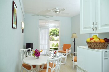 Dover Beach Hotel