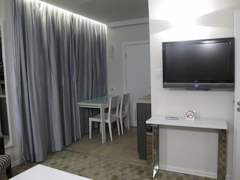 Best Western Regency Suites