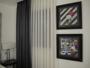 Best Western Regency Suites