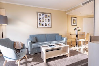 Everness Hotel & Resort