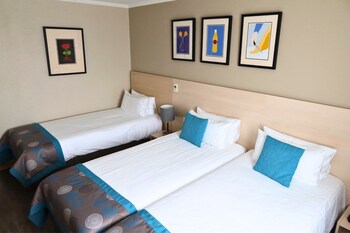 Everness Hotel & Resort