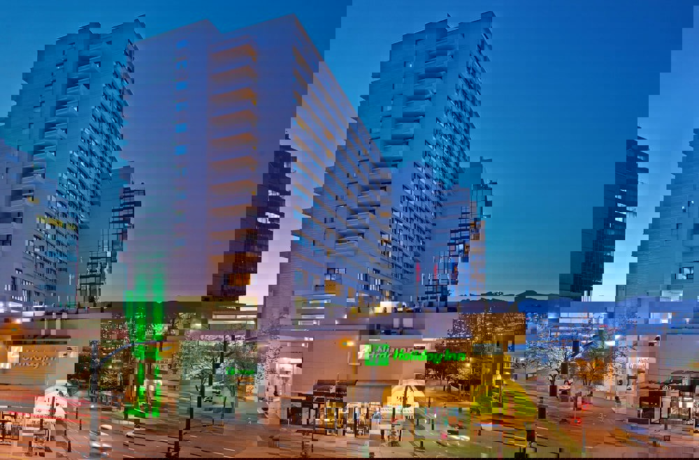 Holiday Inn Vancouver Centre by IHG