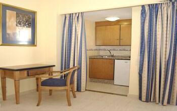 Aparthotel Pyr Fuengirola