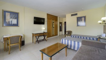 Aparthotel Pyr Fuengirola