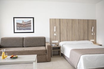 Aparthotel Pyr Fuengirola