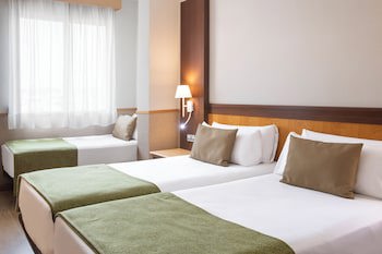Catalonia Giralda Hotel