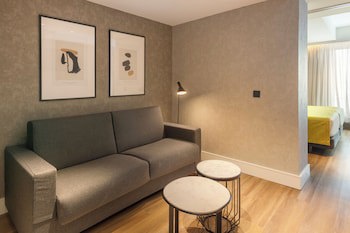 Catalonia Giralda Hotel