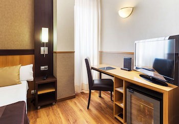 Catalonia Giralda Hotel