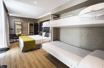 Catalonia Giralda Hotel