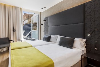 Catalonia Giralda Hotel