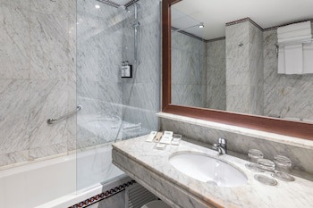 Catalonia Giralda Hotel