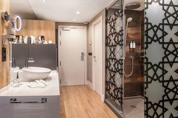 Catalonia Giralda Hotel