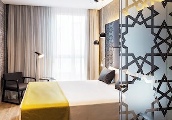 Catalonia Giralda Hotel