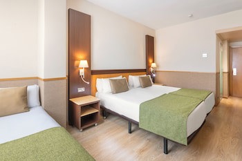 Catalonia Giralda Hotel