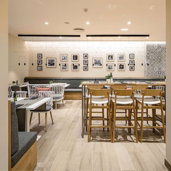 Catalonia Giralda Hotel