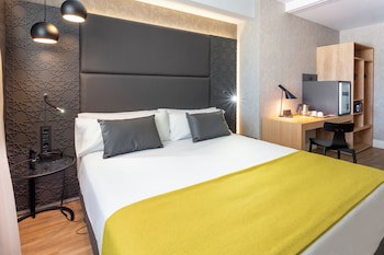Catalonia Giralda Hotel